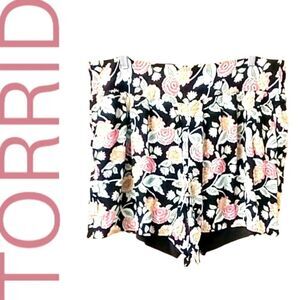 TORRID Women's  New Black Paisley Floral Gauzy Shorts.
